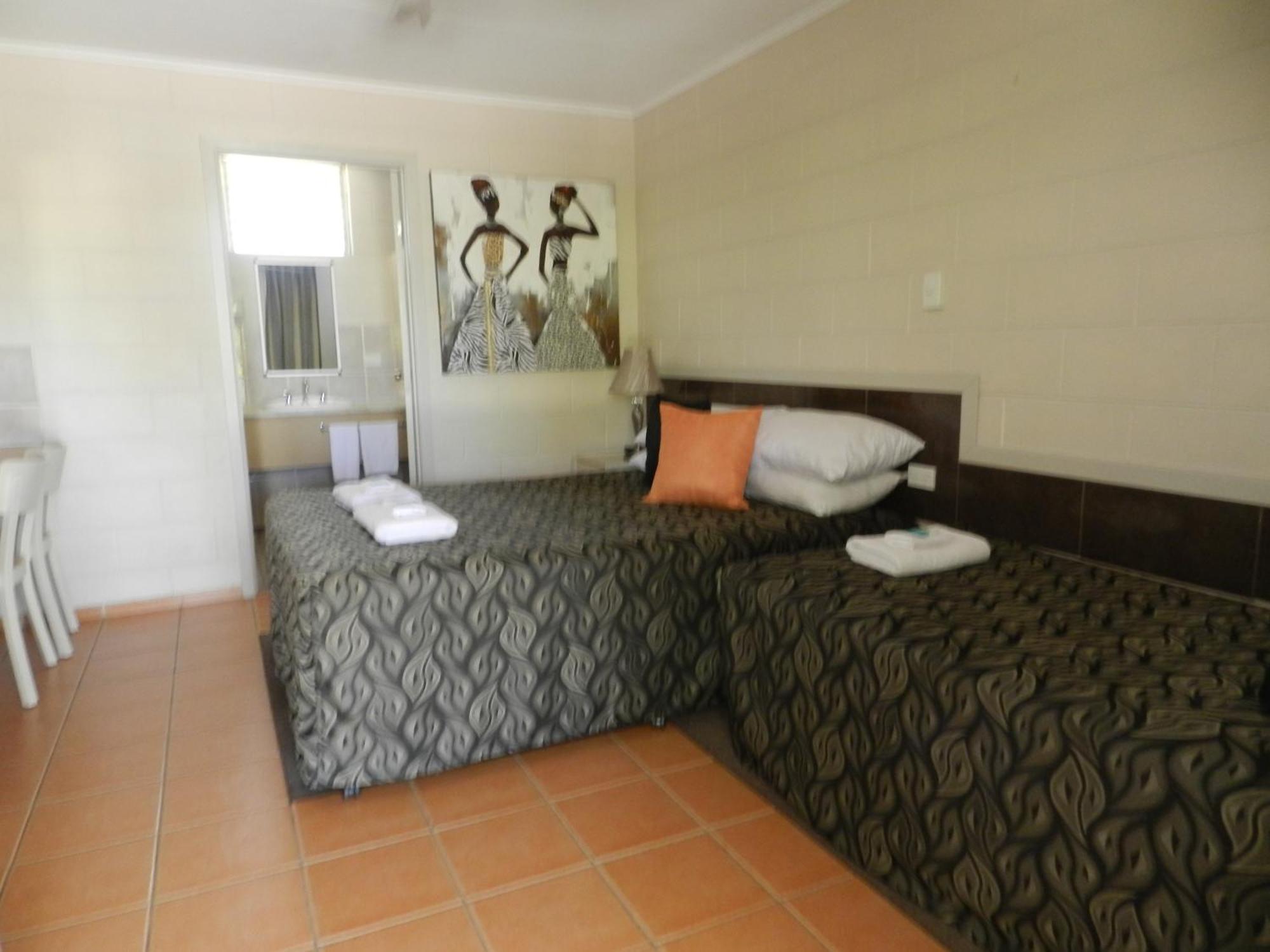 Golden Palms Motor Inn Bundaberg Bilik gambar