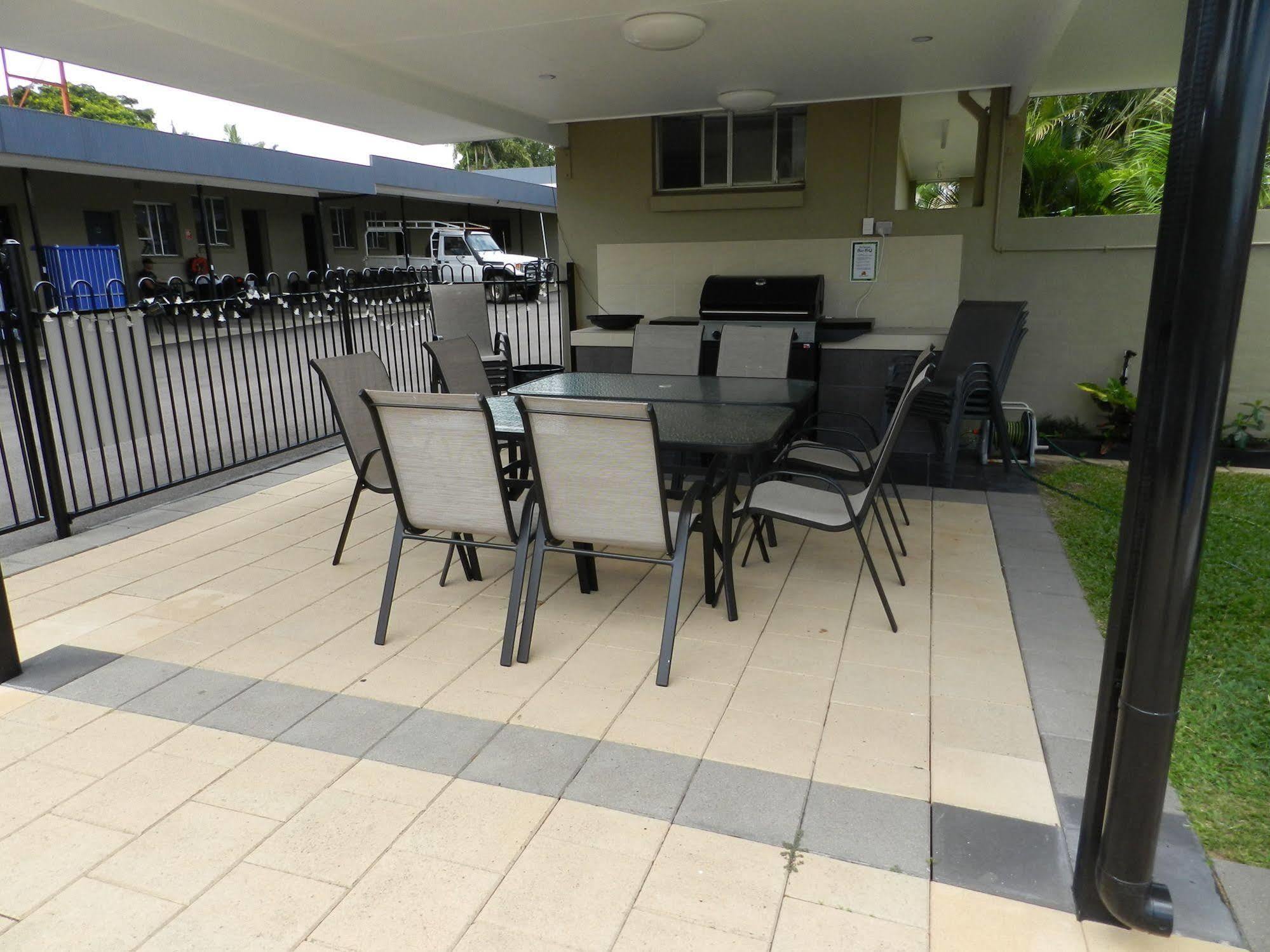 Golden Palms Motor Inn Bundaberg Luaran gambar